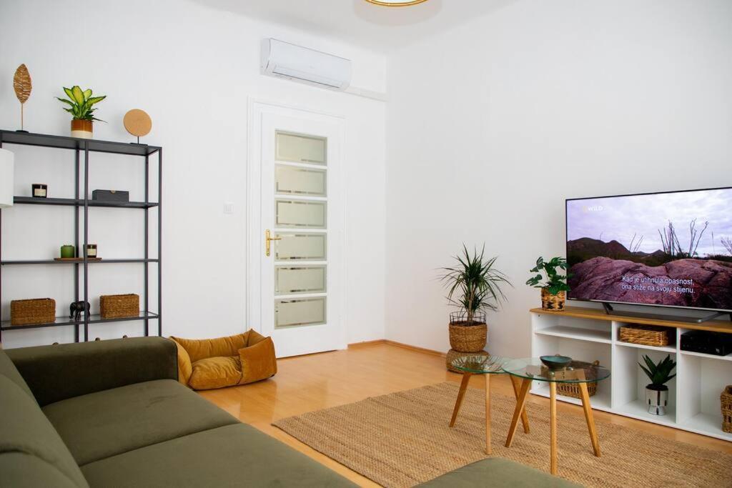 Brand New City Center Apartment Nostalgija Split Exterior photo